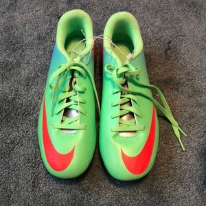 Soccer cleats